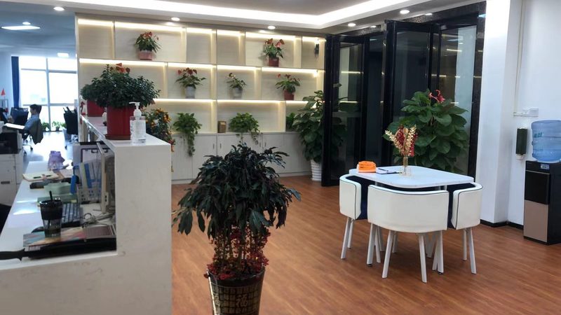 小型咨询公司的服务流程通常包括以下几个阶段：